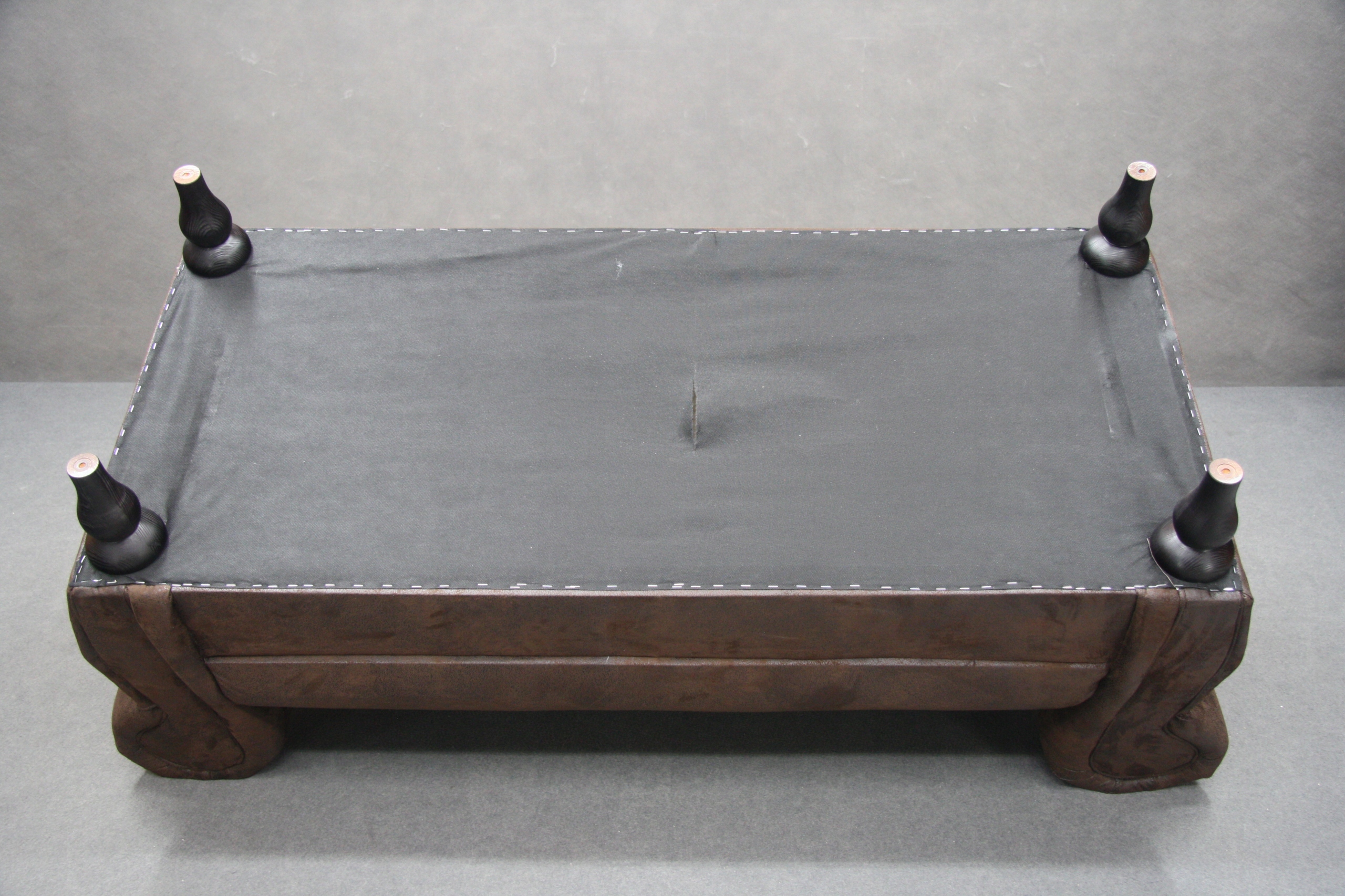 Sofa Brąz BAROCK Chesterfield Materiał Kanapa Nowa Kolekcja BAROCK