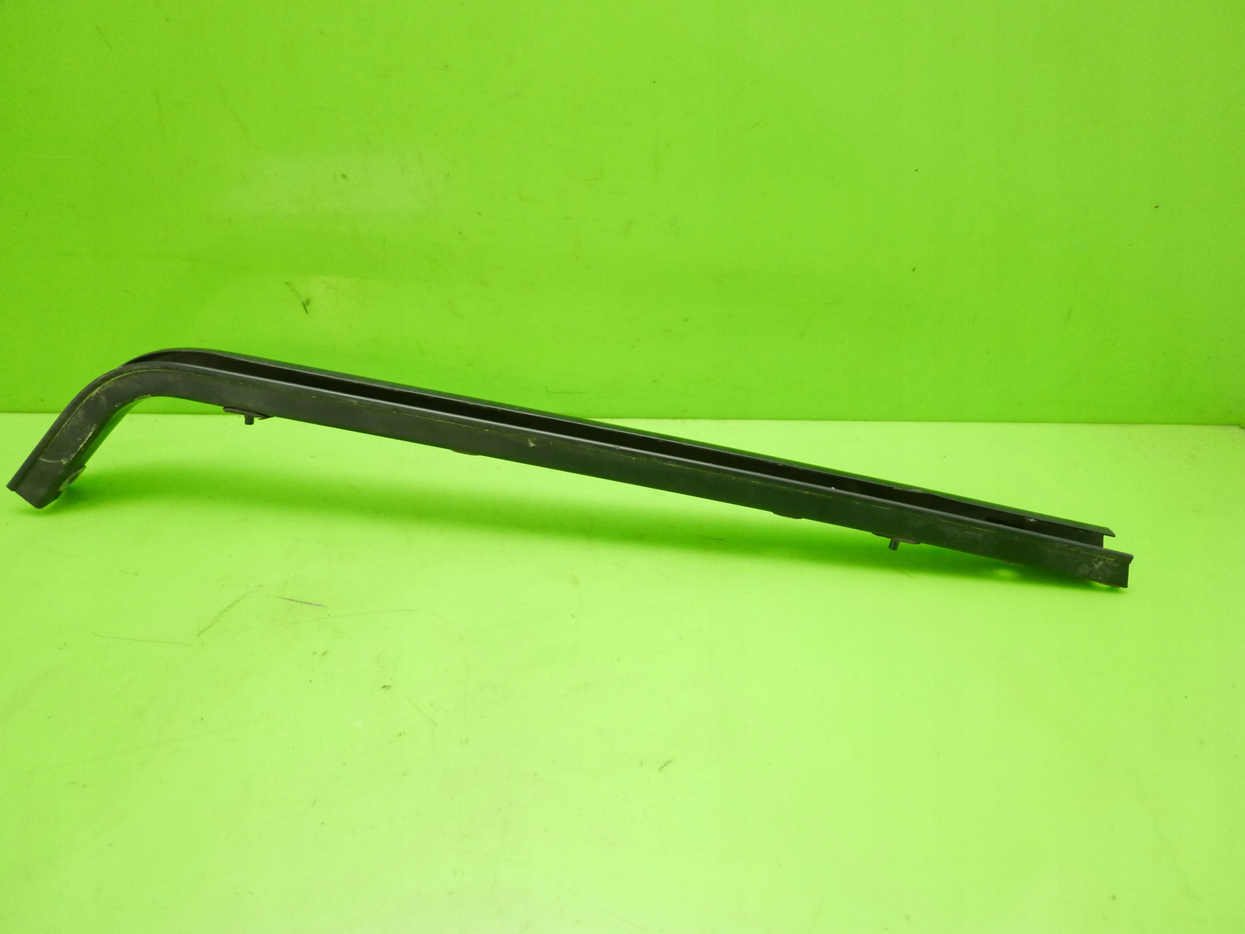 PROWADNICA DRZWI TYŁ LEWA ŚRODEK FIAT DOBLO I 00- Typ samochodu Samochody osobowe