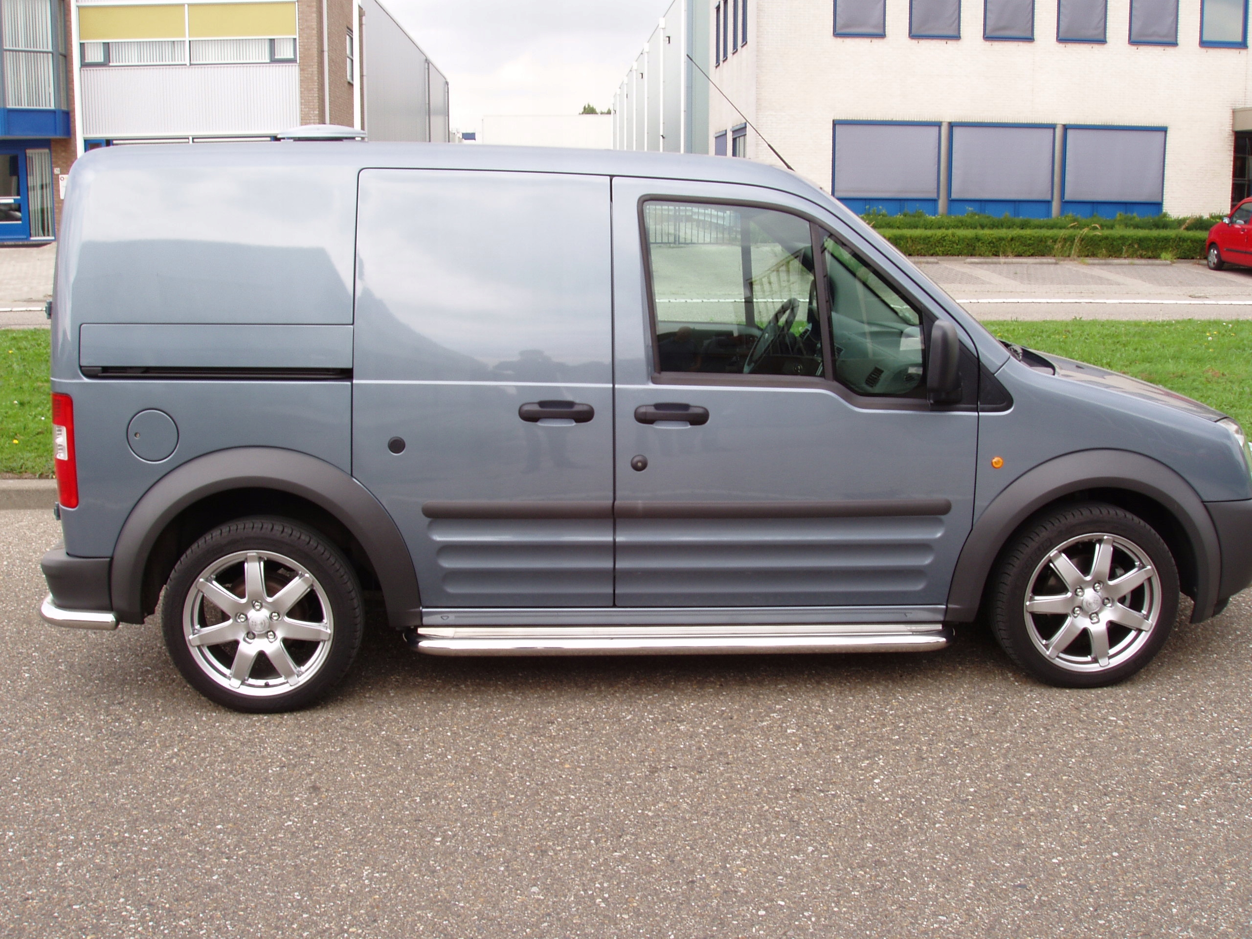Ford Transit connect и VW Caddy 2008
