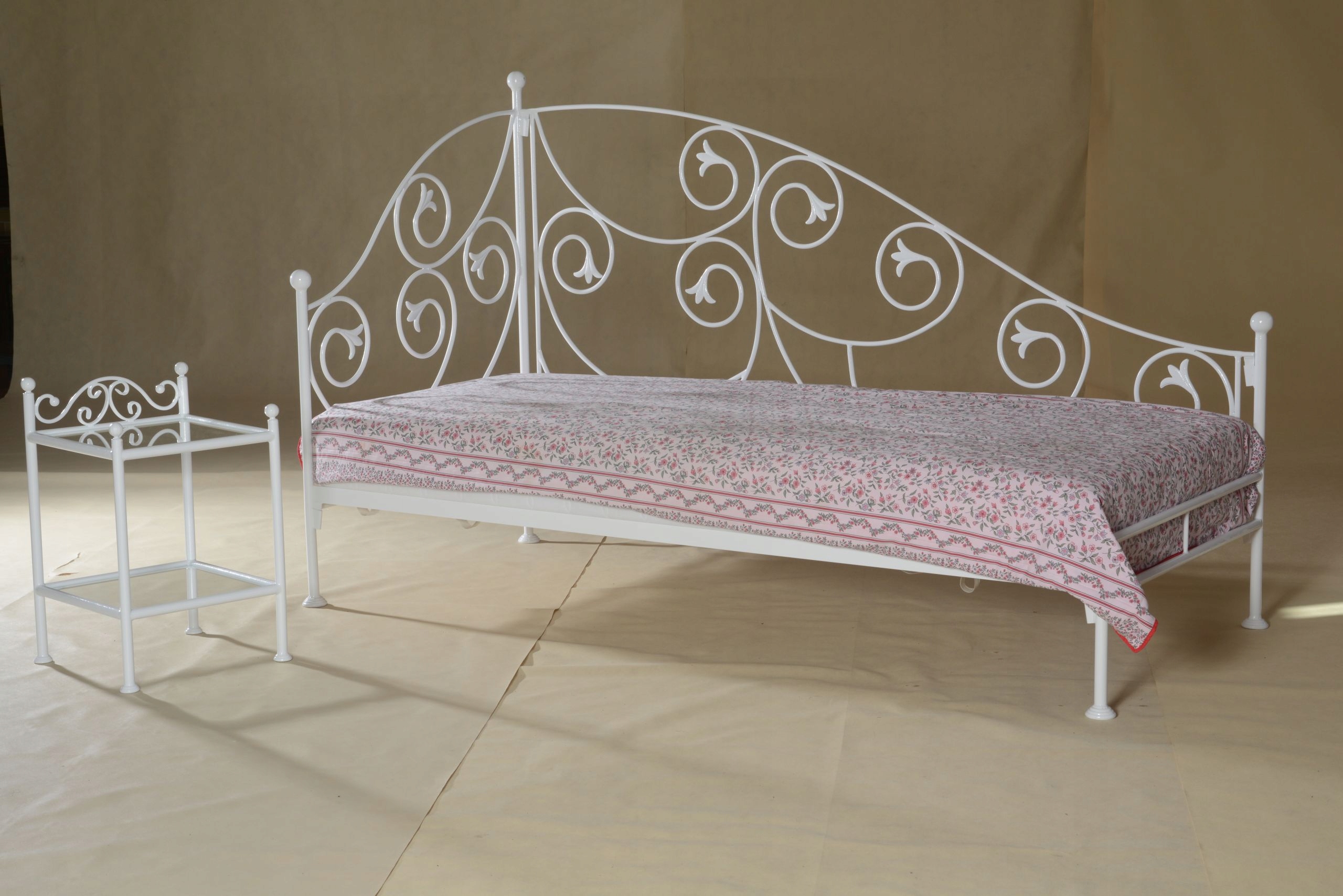 SOFA (SZEZLONG) METALOWA AURELIA 90X200 BIAŁA Marka Tomar