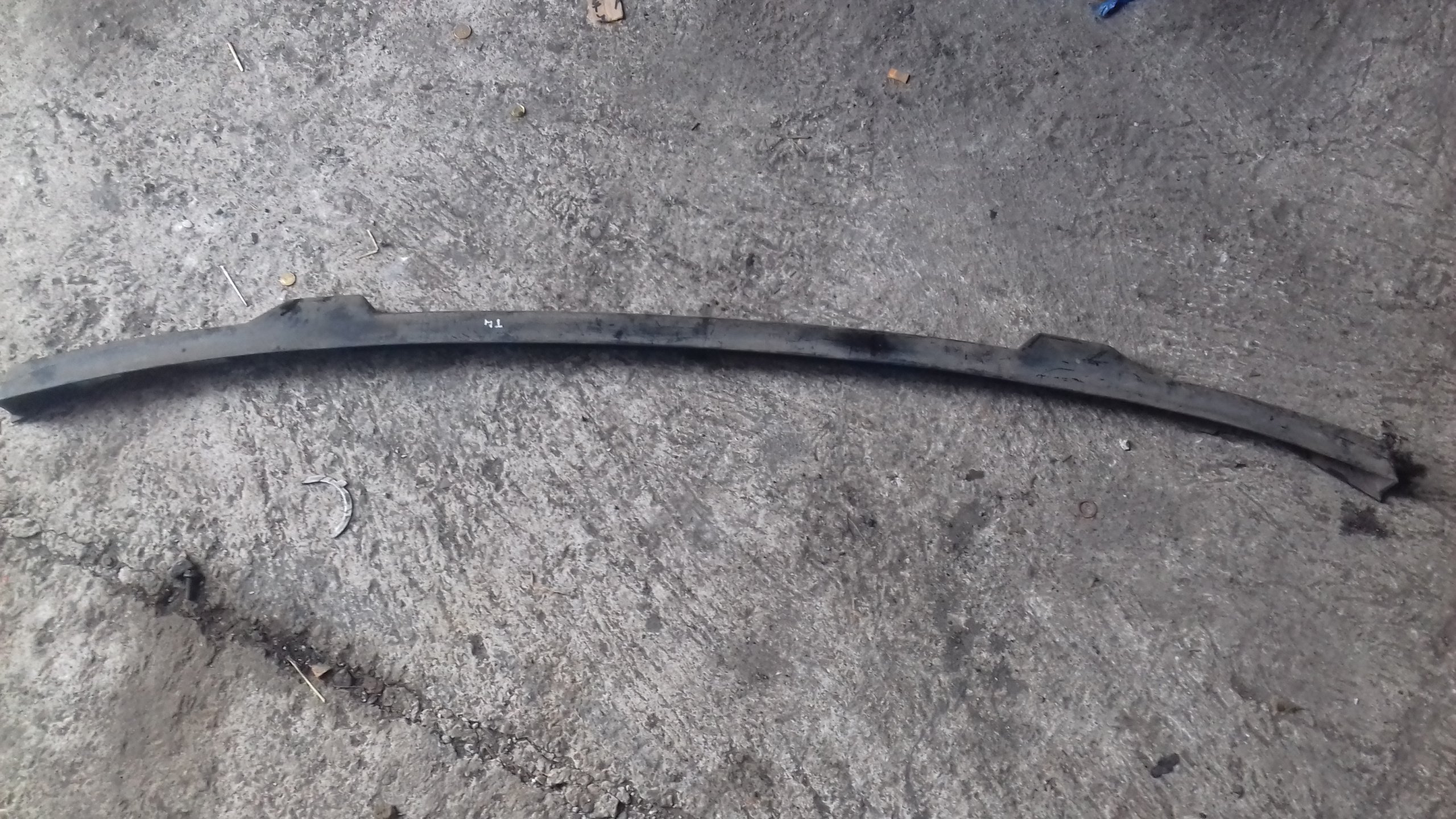 VW T4 SLIZG LISTWA BELKA ZDERZAKA PRZOD 701807183B Strona zabudowy przód