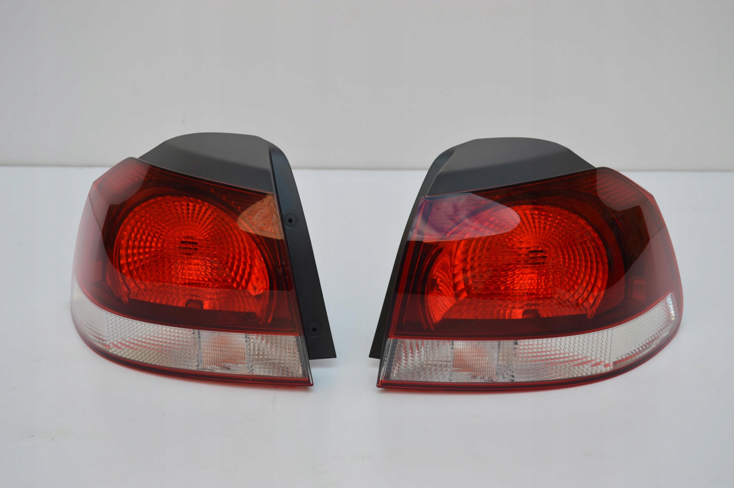фонарь левый vw Golf 6 VI 5K0 HB