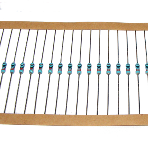 

Rezystor opornik met 0.5W 330R 330ohm 1% x25