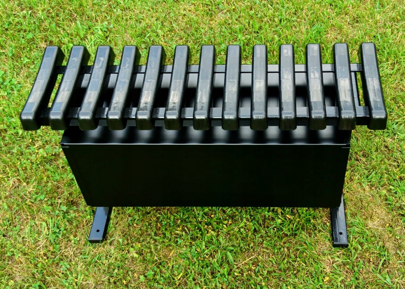 Cintorínová lavica s veľkou krabicou + ZDARMA, Výrobca.  Materiál vyrobený z kovu