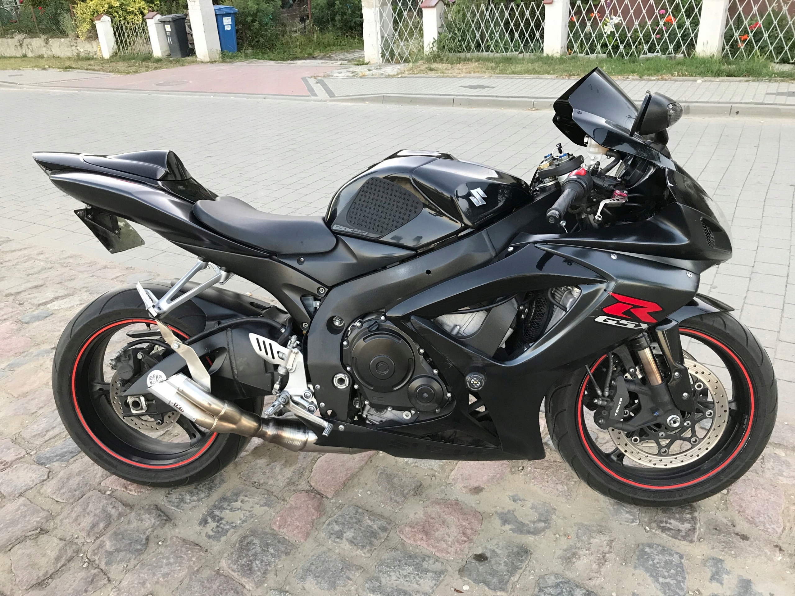 Jaki Tlumnik Do Suzuki Gsxf 750