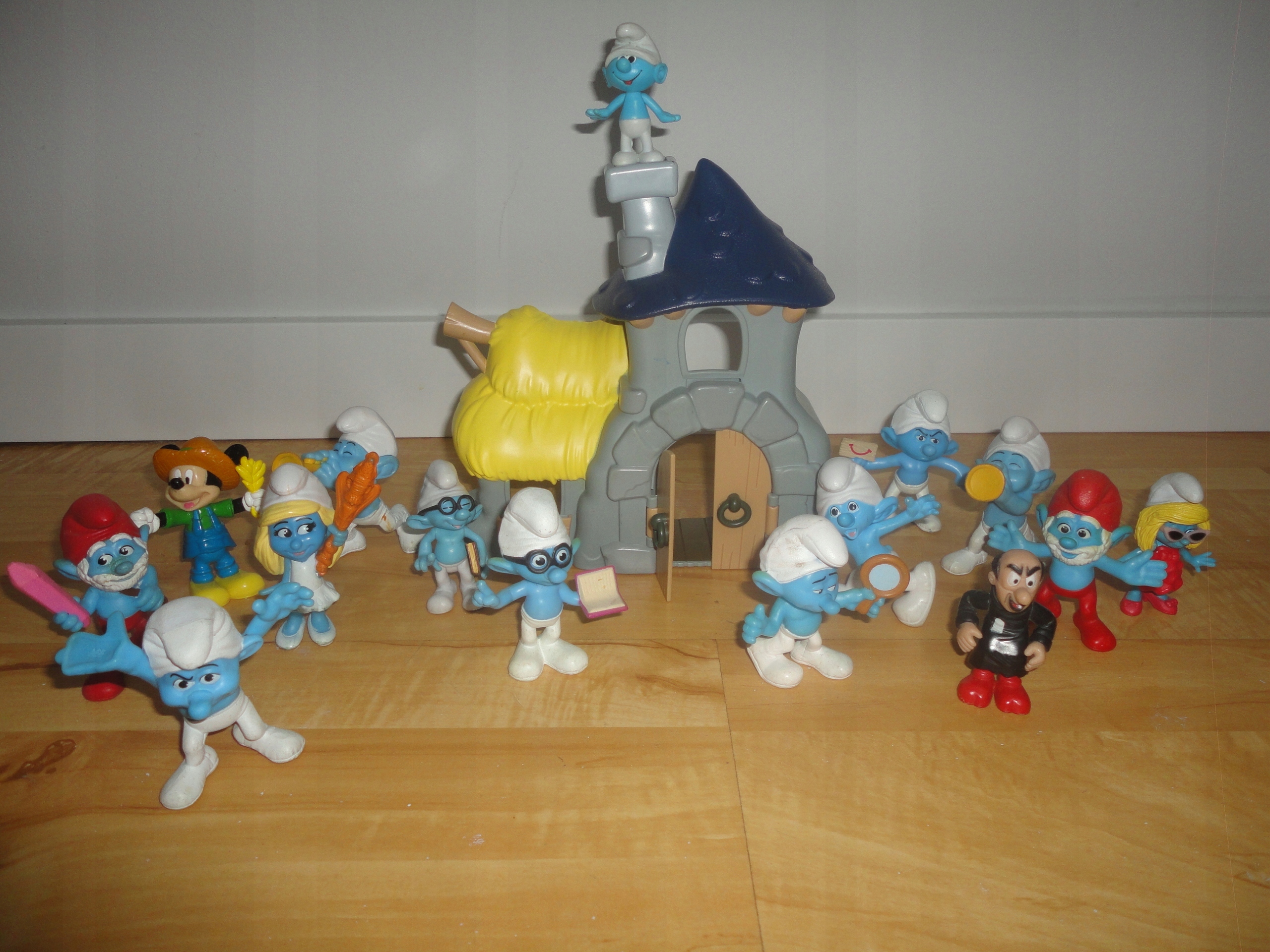 Smerfy Smerfetki Gargamel Figurki Domek Peyo 7581497695