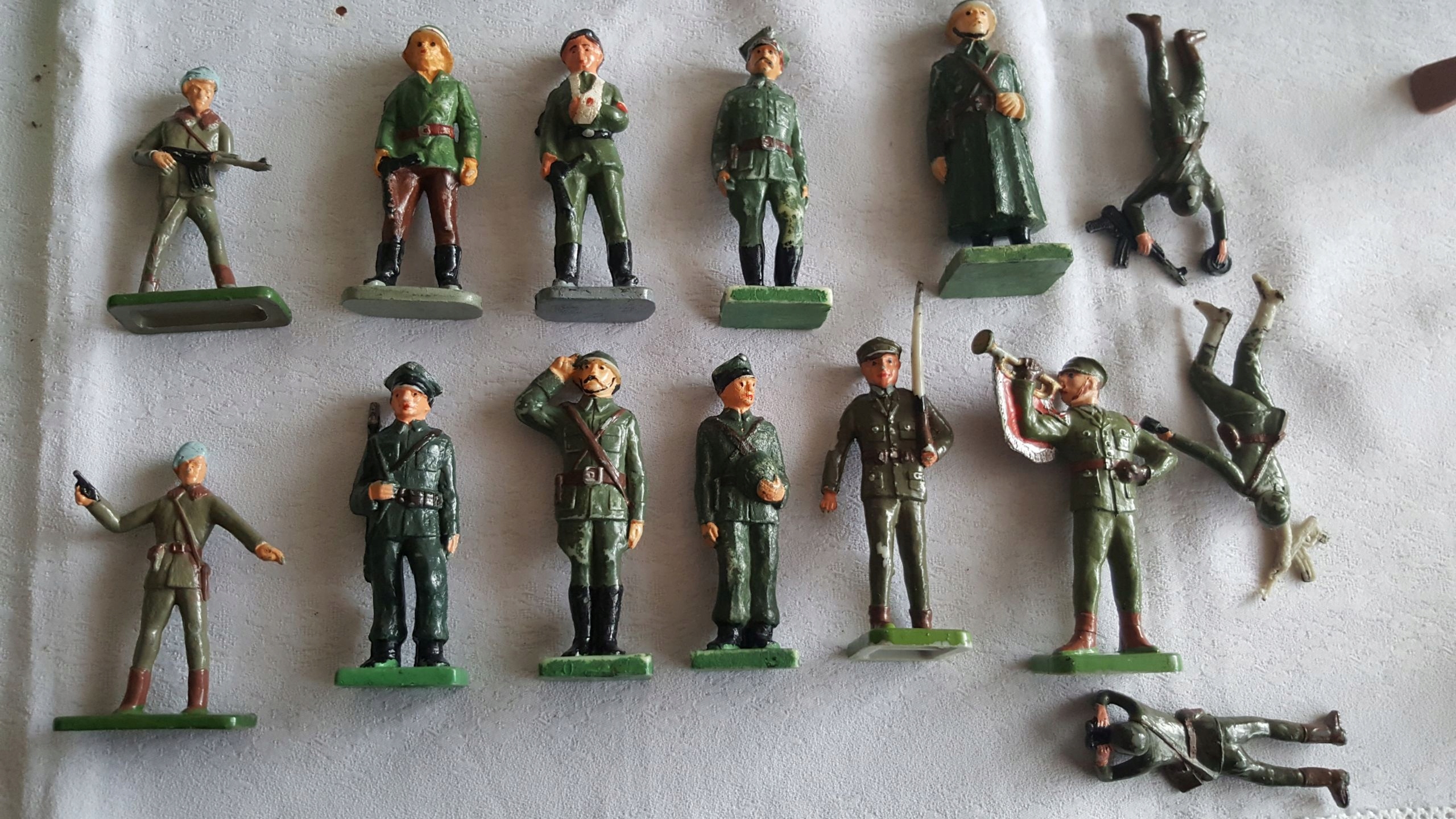 Figurki żołnierzyki Zabawki Prl żołnierze 14 Szt