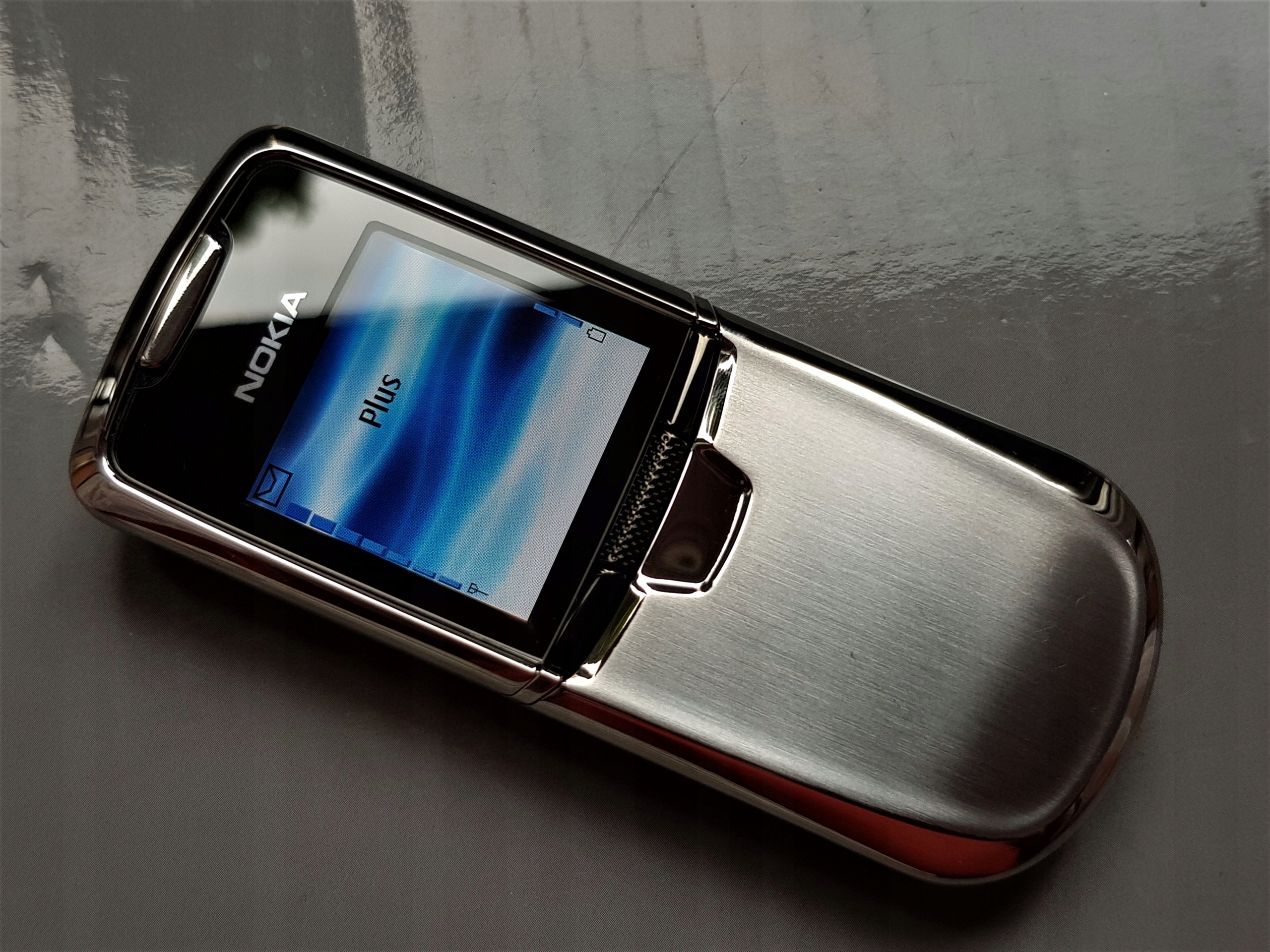 Nokia 8800 мерцает дисплей