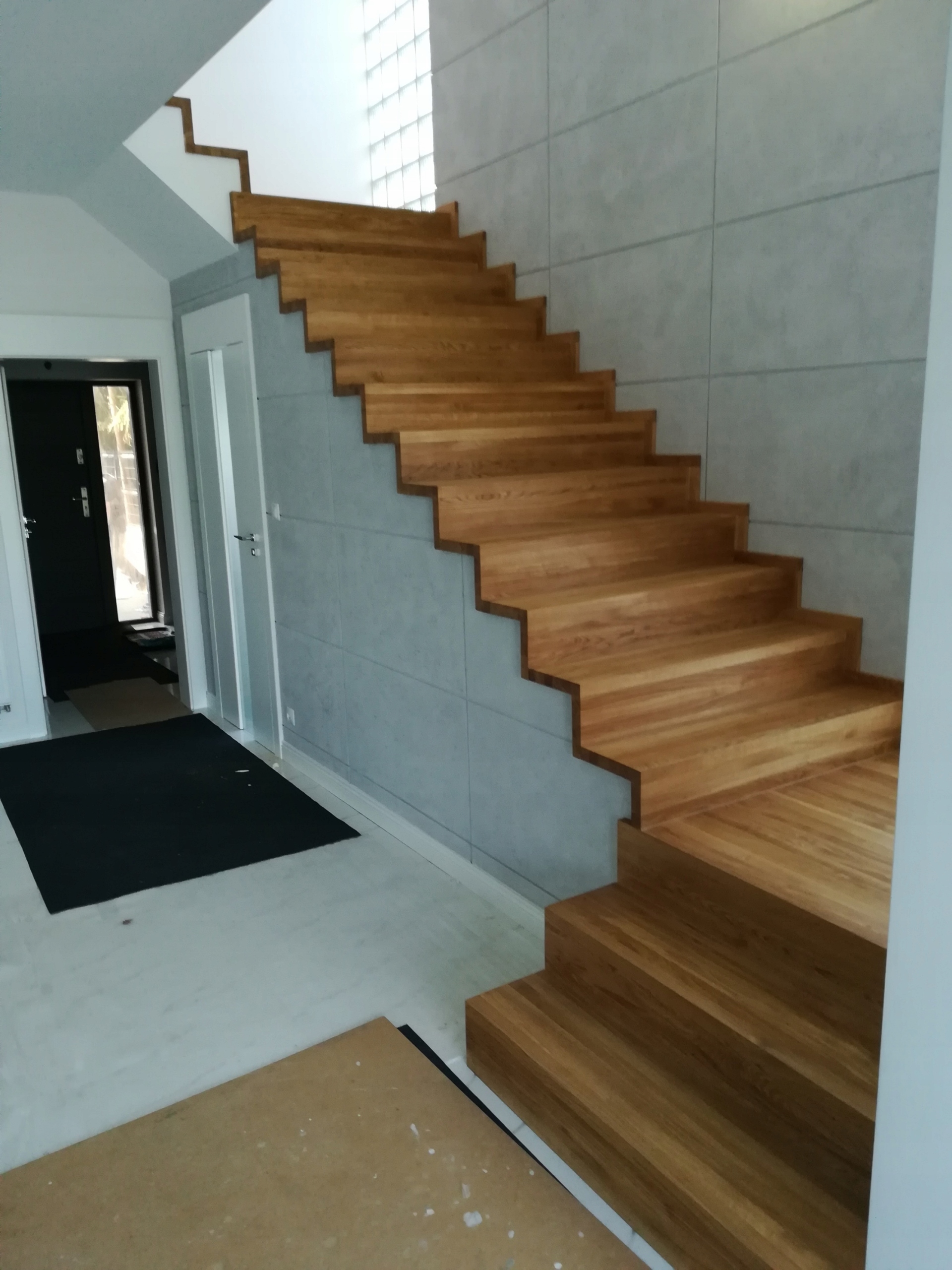 schody-z-drewna-na-beton-samono-ne-lub-dywanowe-7632715260