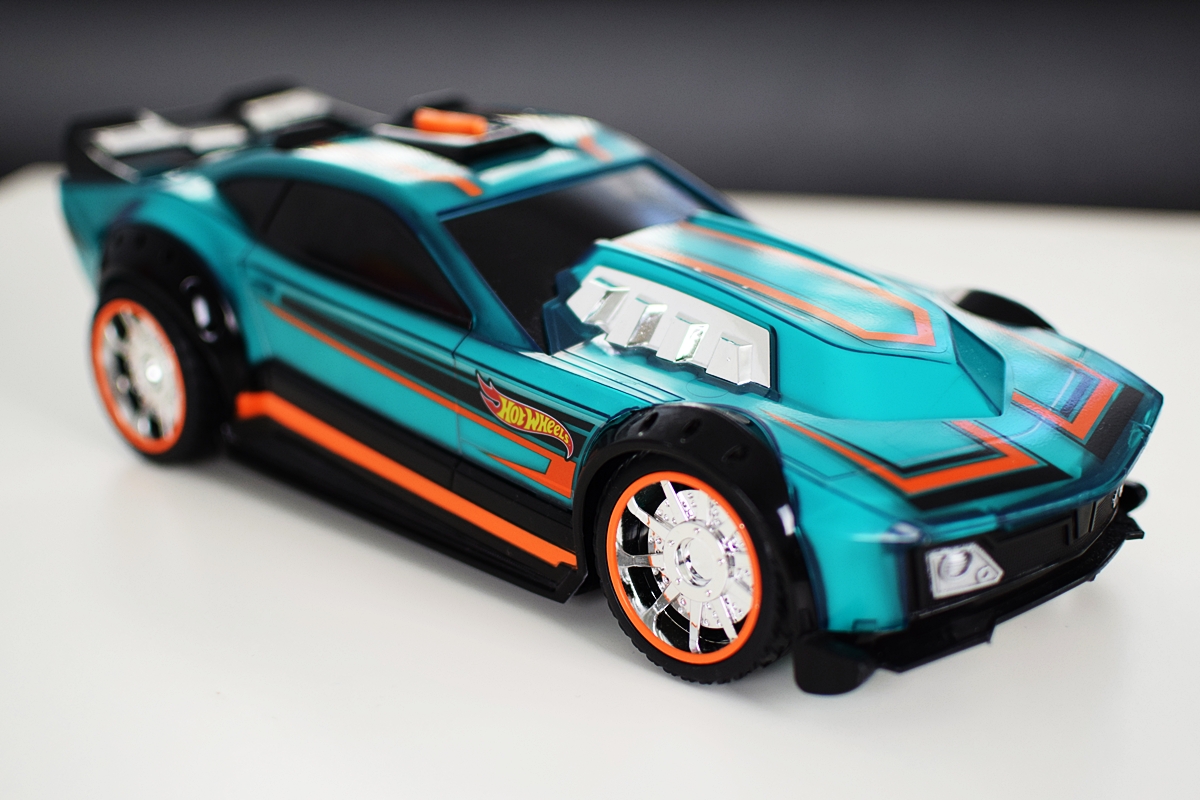 Pohľad z boku na fotografiu 7 Hyper Racer