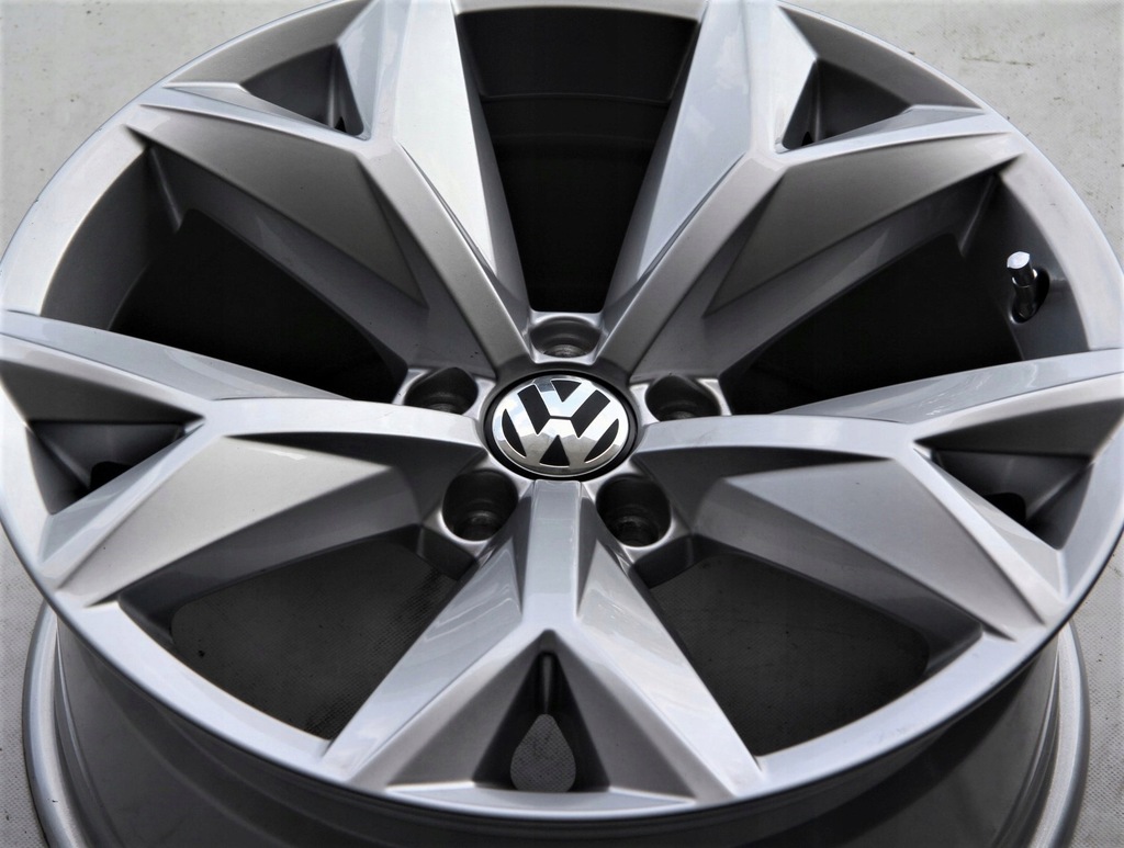 ORYGINAŁ VW TIGUAN 18 CALI ATLAS 3QF601025L