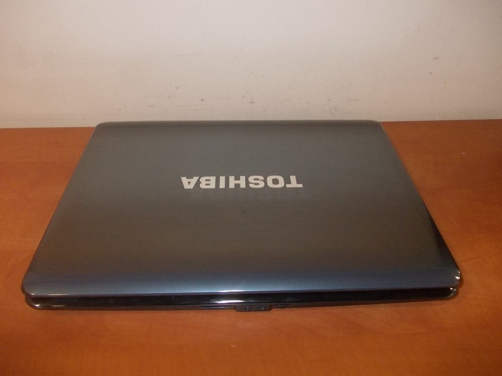 TOSHIBA SATELLITE A300 , A300-1N9 - ZAWIESZA SIĘ!