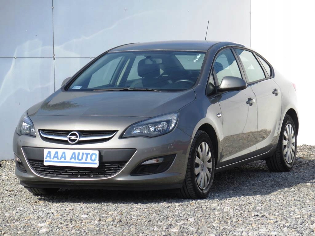 Opel astra salon