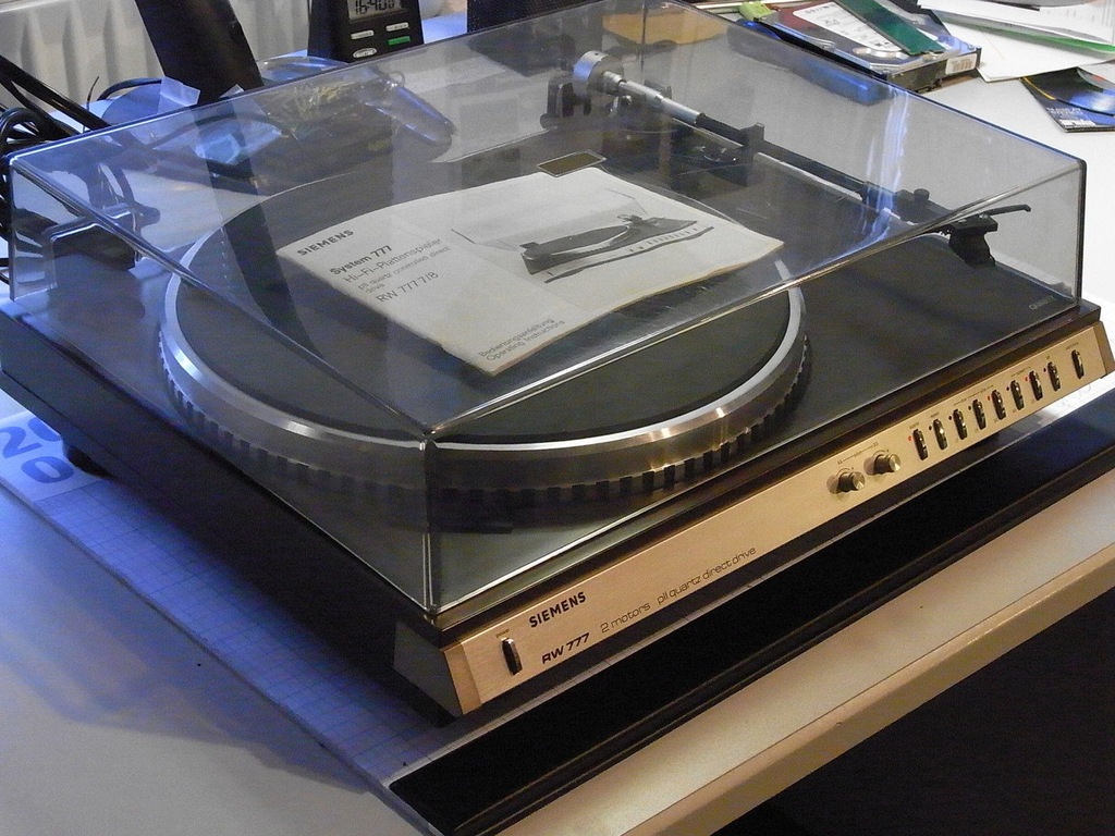 Gramofon Siemens RW 777 8