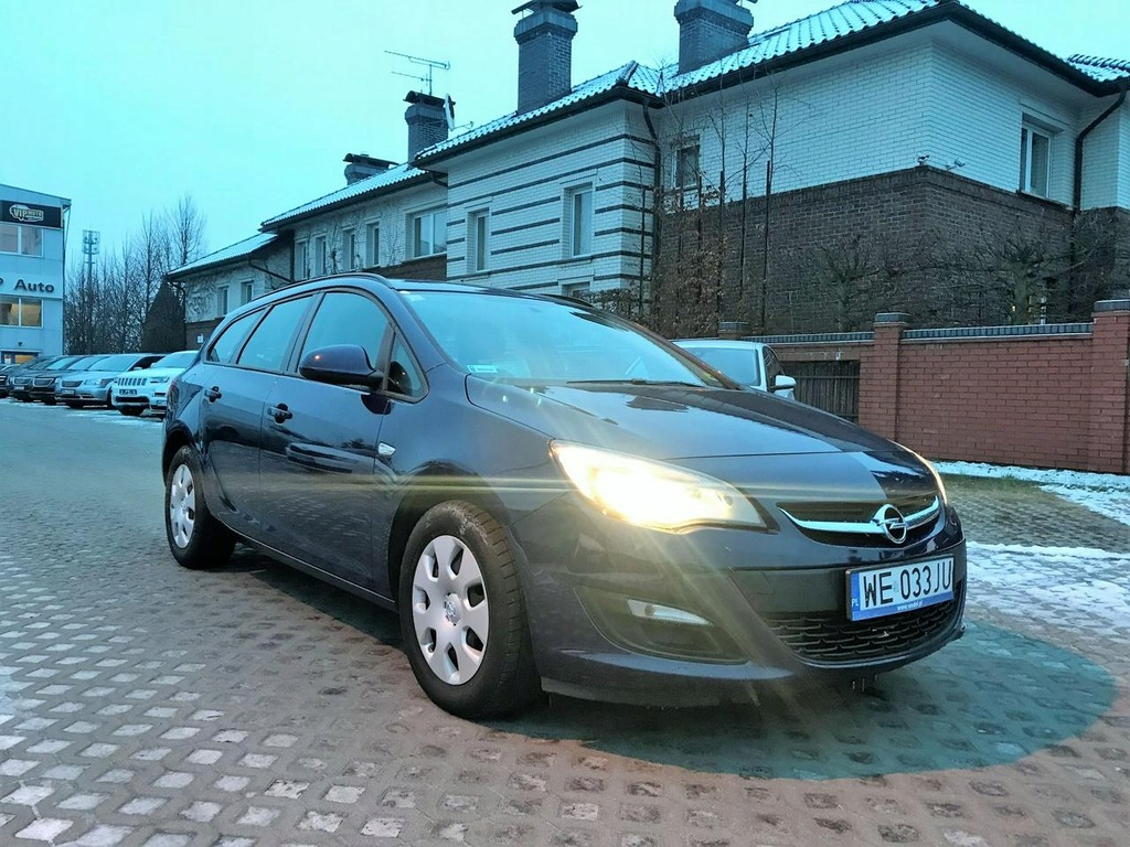 Opel astra salon