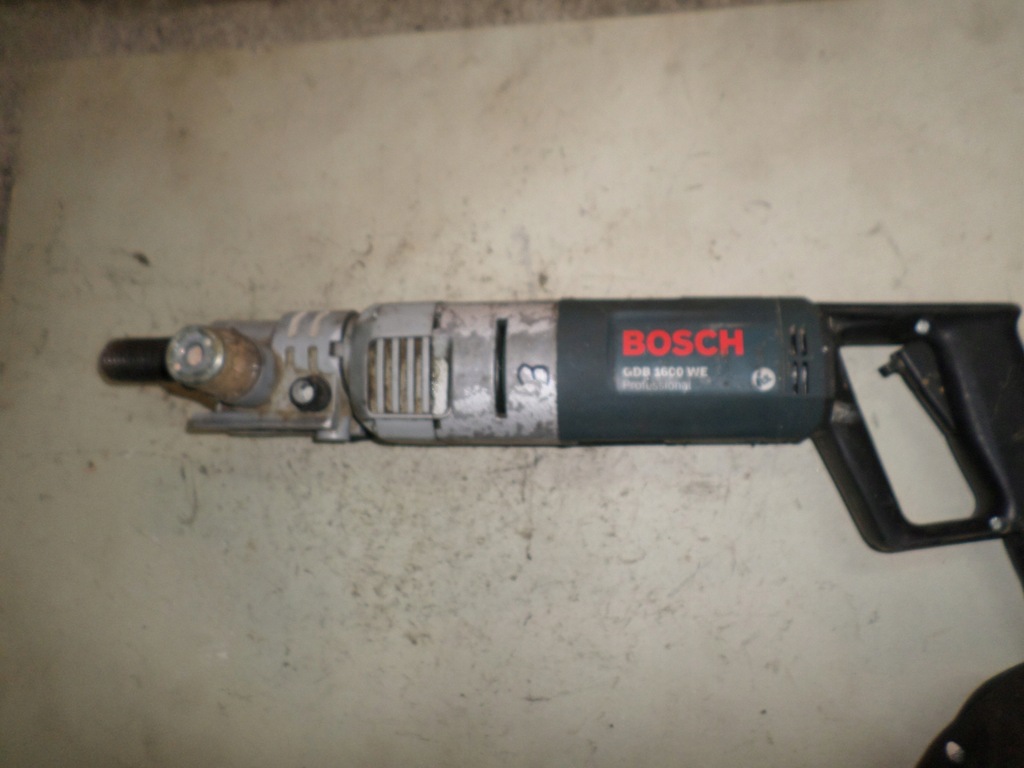 WIERTNICA BOSCH GDB 1600 WE ZESTAW Z PŁUCZKĄ