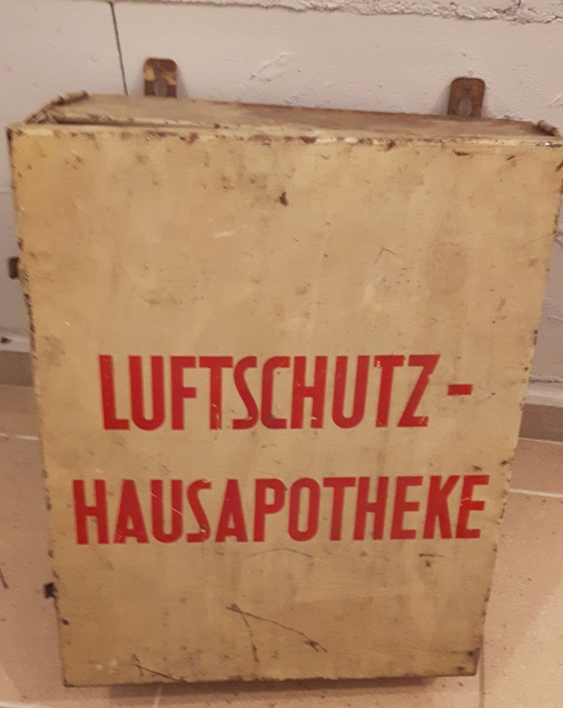 Luftschutz Hauspotheke - apteczka domowa