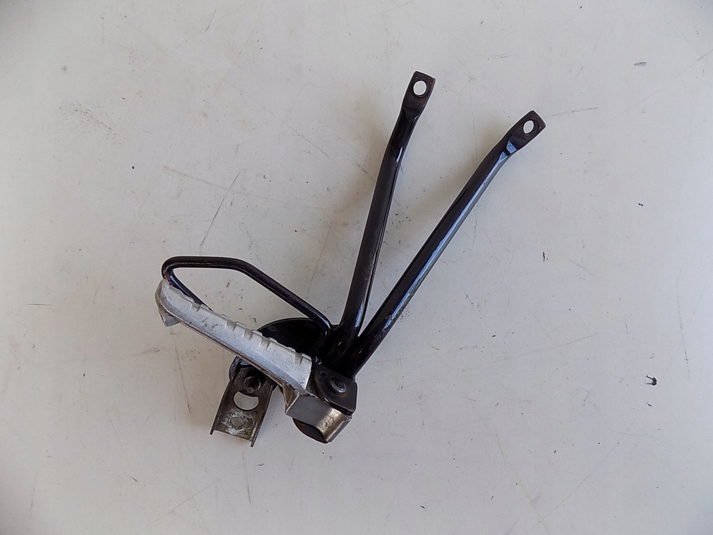YAMAHA TZR 50 OD 03R. SET PODNÓŻEK PASAŻERA PRAWY