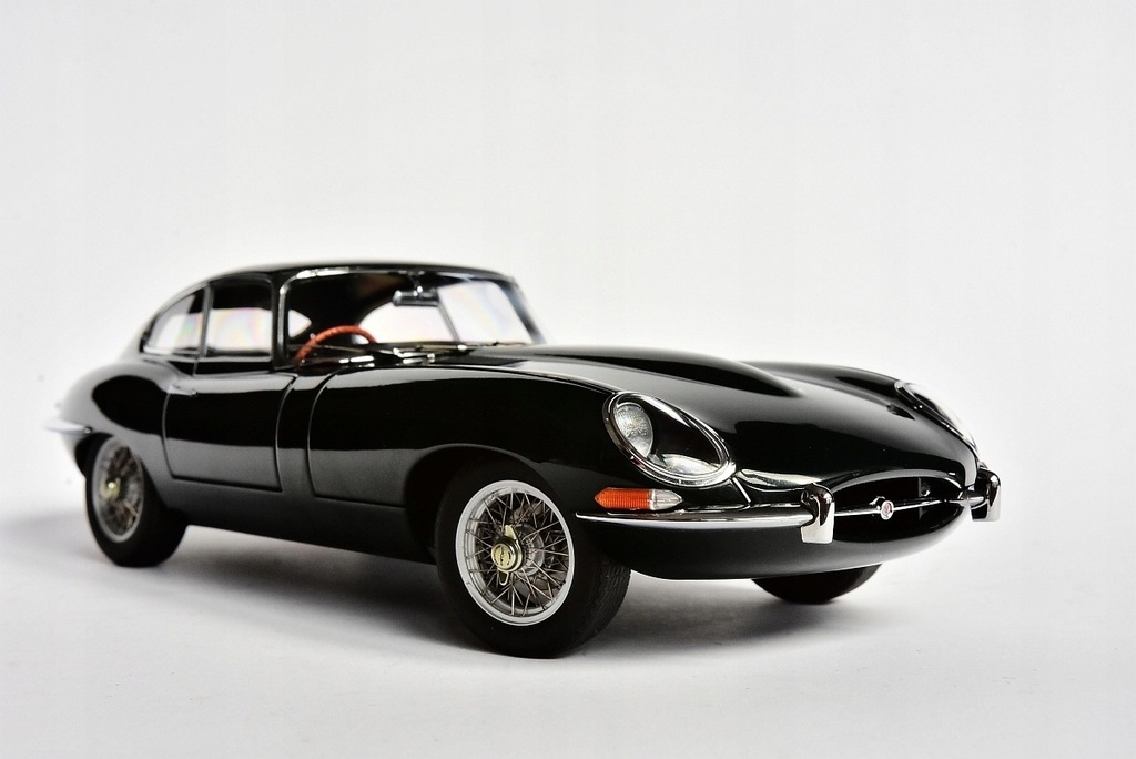 Jaguar E-Type AutoArt Signature