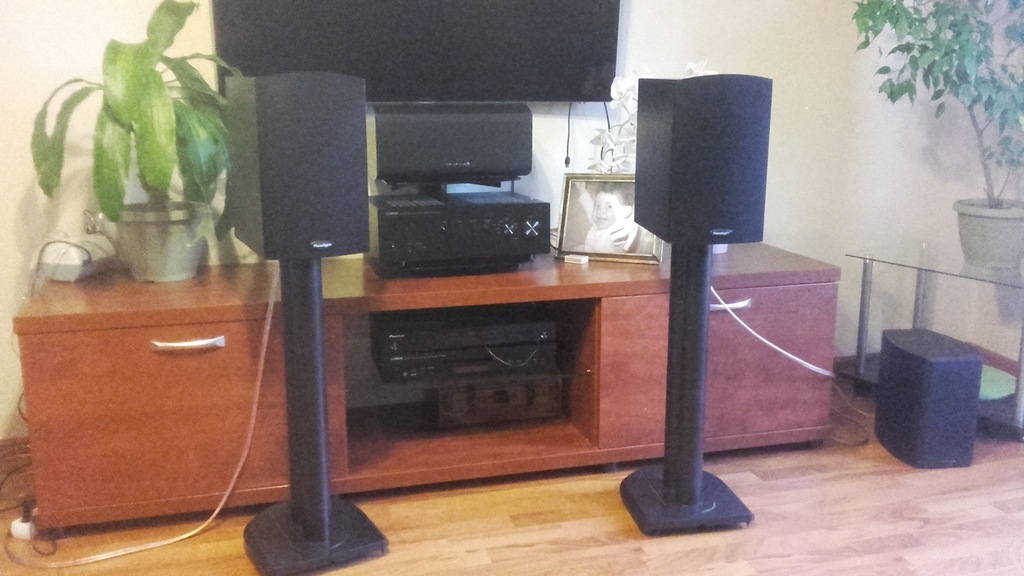 kolumny podstawkowe paradigm mini monitor v4
