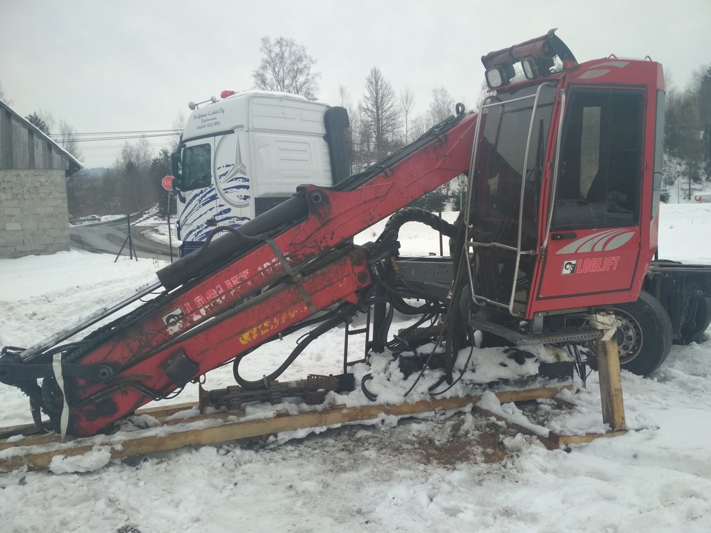 Loglift 105 ST komplet dźwig do drewna HDS, kabina
