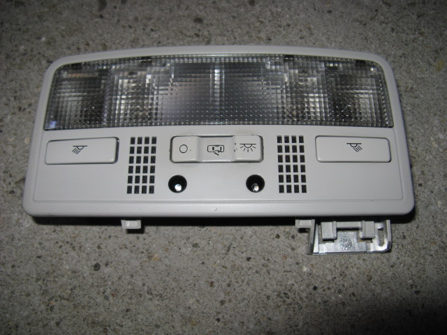 LAMPKA GŁÓWNA SKODA SUPERB I 3U0947105