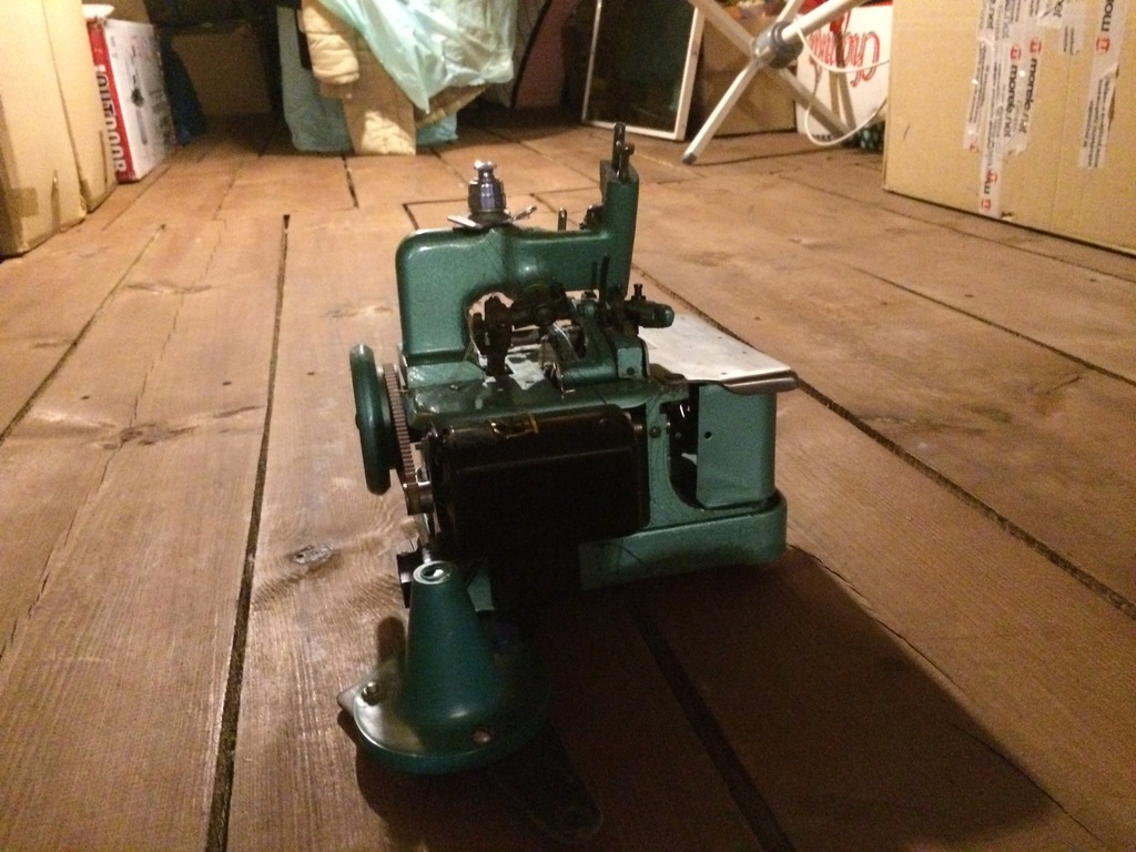 Stary Overlock domowy