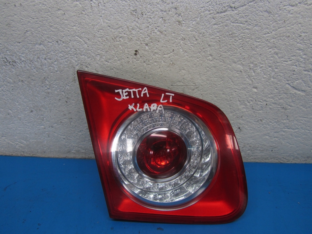 LAMPA LEWA TYLNA DO KLAPY VW JETTA A5 06r 7464398225