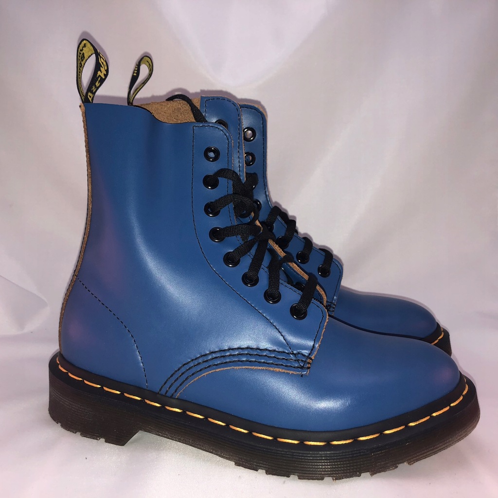 dr martens blue pascal