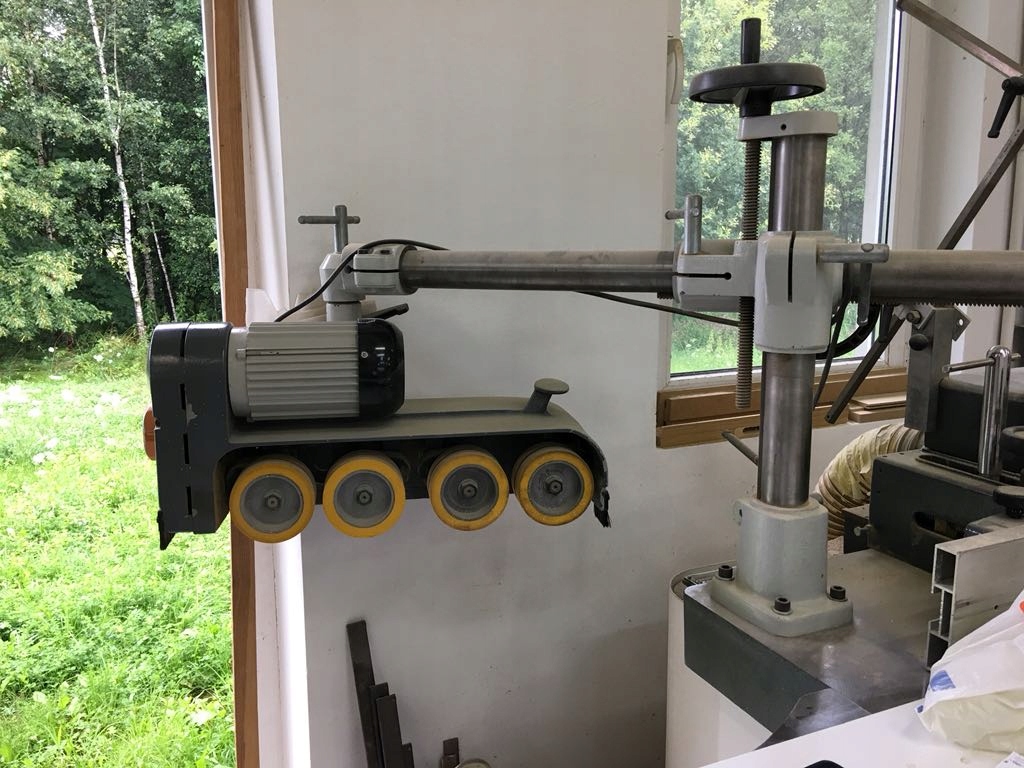 Posuw do frezarki wegoma 4 rolki