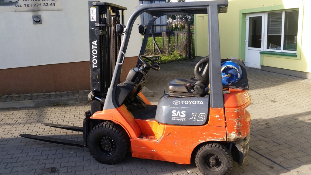 WÓZEK WIDŁOWY TOYOTA 7FGF15, 1,5 t, LPG, 25 tys.zł