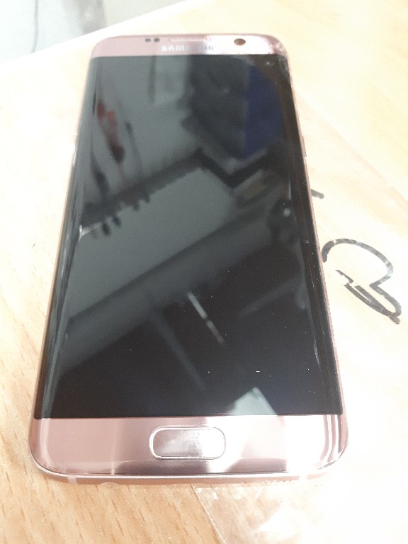 ekran z lcd Samsung s7edge uszkodzony