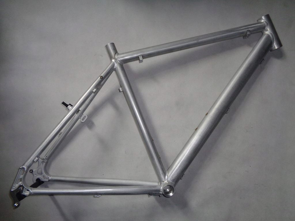 LEKKA WYPRAWOWA RAMA 28/29'' SUROWA NOWA ALU