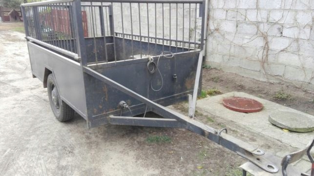 Przyczepa dwukółka rolnicza .