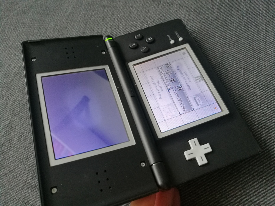 Nintendo DS Lite uszkodzony wyświetlacz