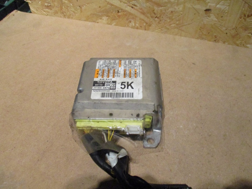 Sensor Airbag Moduł Toyota Yaris 891700DC70 7130792488 oficjalne archiwum Allegro