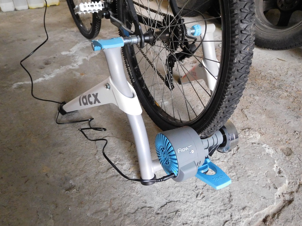 Trenażer TACX Flow Smart T2240