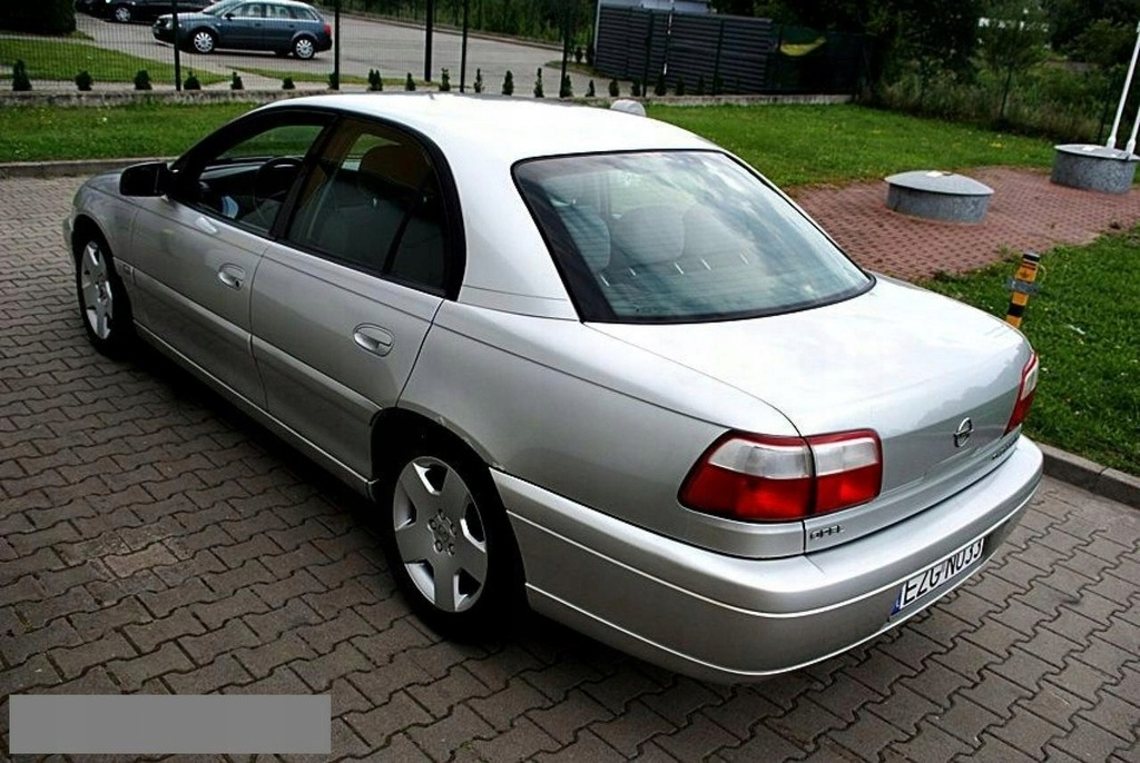 Opel omega bose