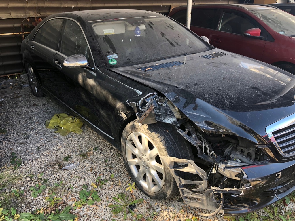 Mercedes S klasa uszkodzony