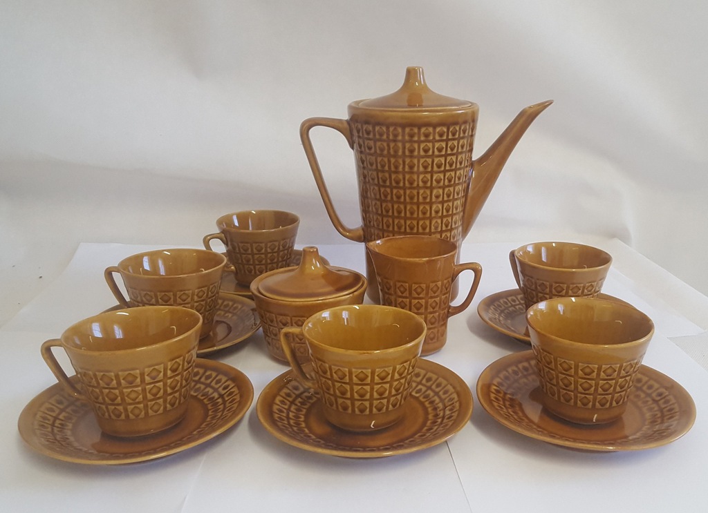 Porcelana chodzież do kawowy z czasów prl