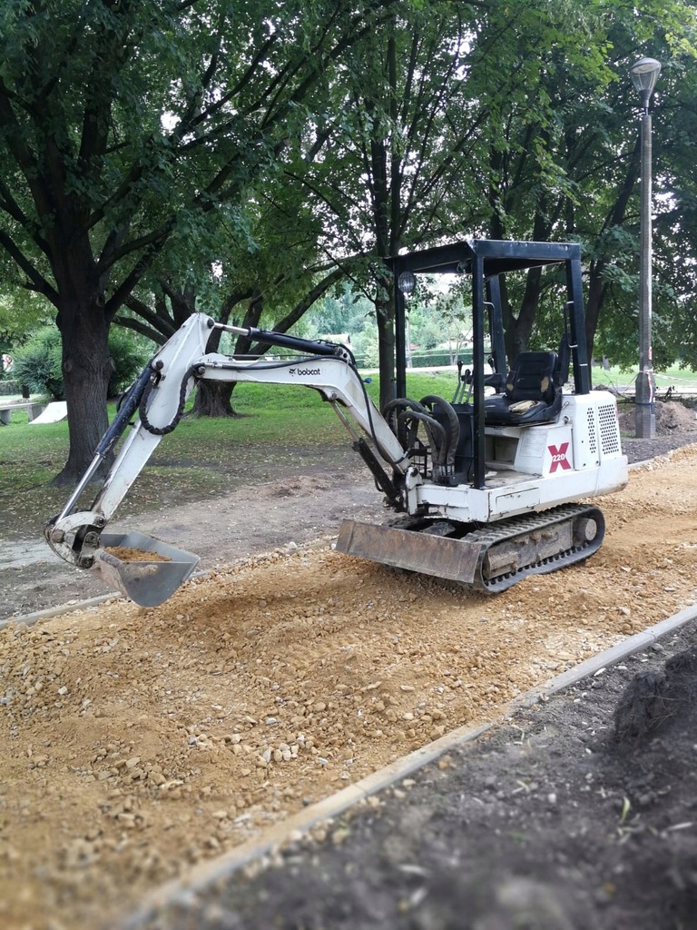 Minikoparka x220 Bobcat