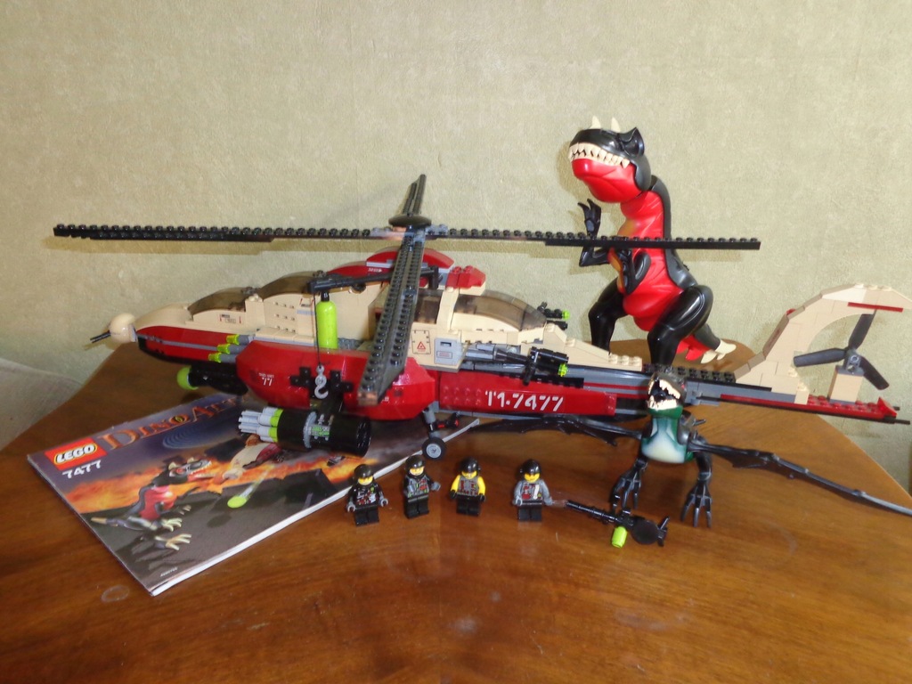 LEGO Dino Attack - T1 Typhoon vs. T-Rex - 7477