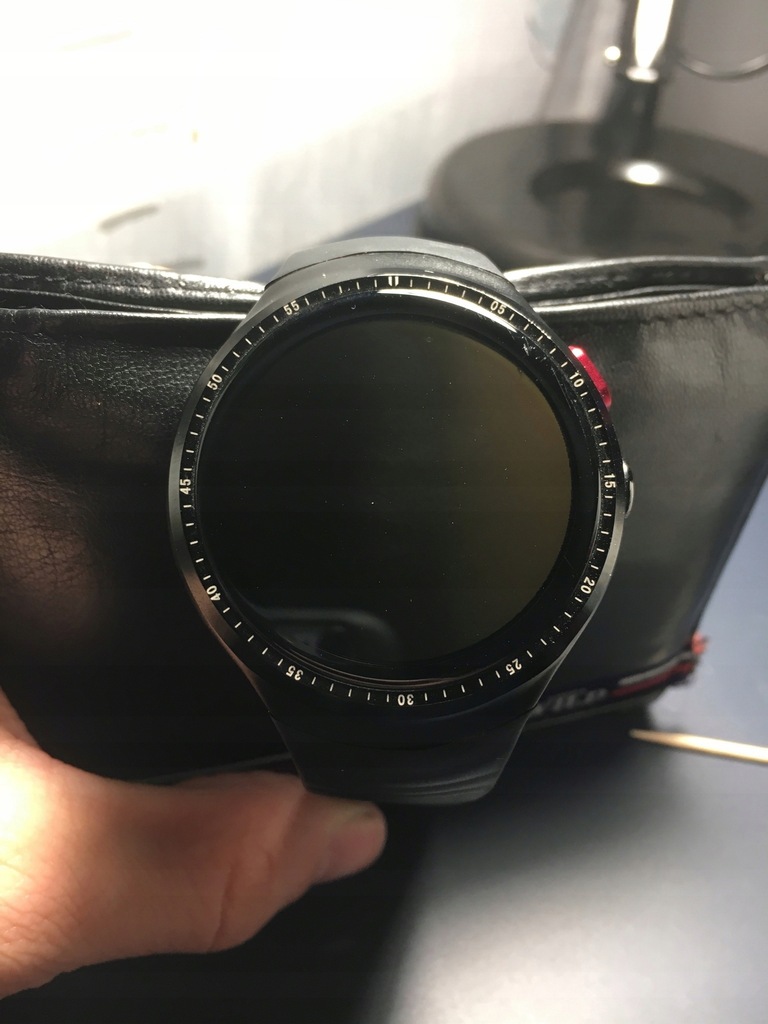 les1 smartwatch