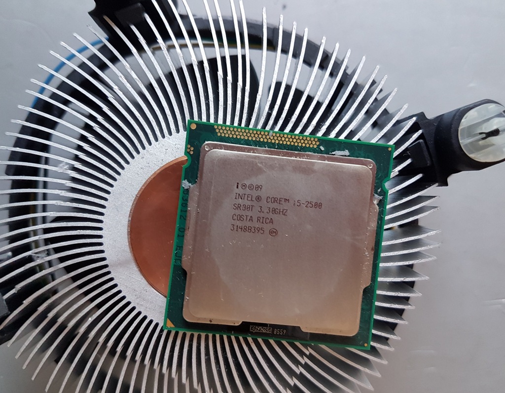 Intel Core i5 2500 LGA1155 Quad Cooler Box sr00t