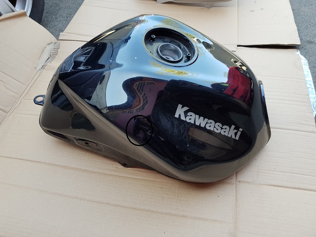 Kawasaki Z750 07-12 zbiornik paliwa bak