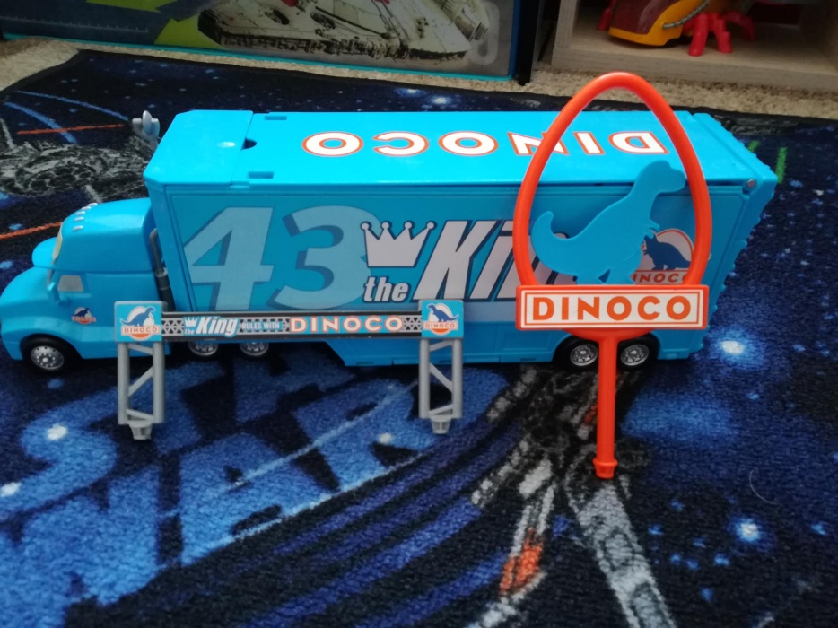 Cars Dinoco ciężarówka skocznia Tir j.Nowy gratis