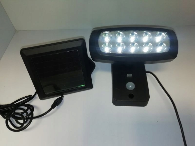 LAMPA LED SOLAR STRAHLER
