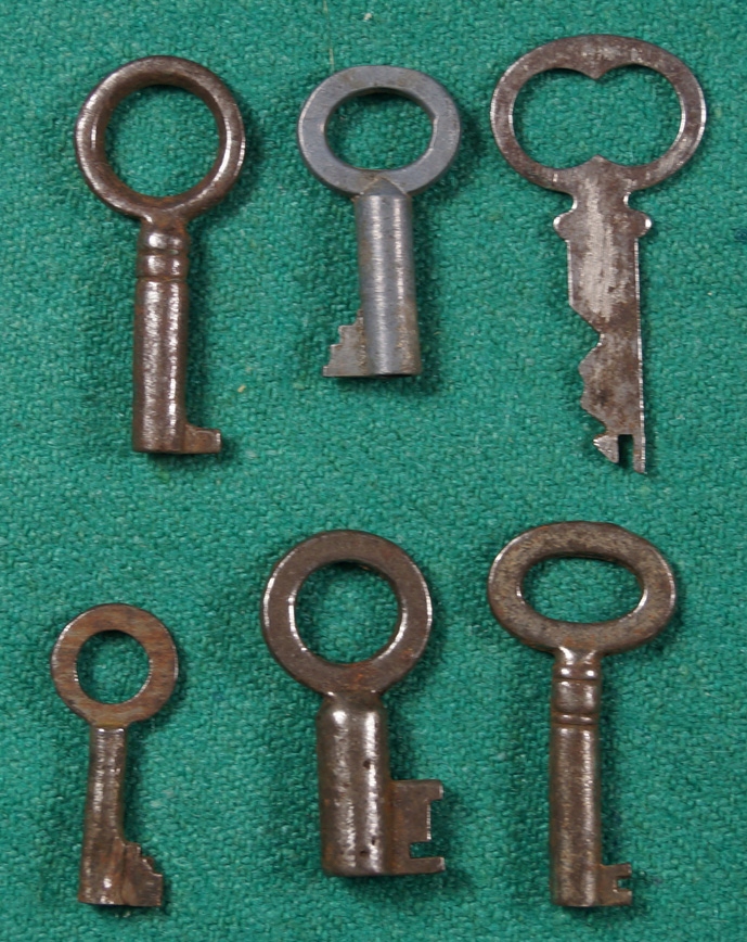 Stare metalowe kluczyki, 6 sztuk