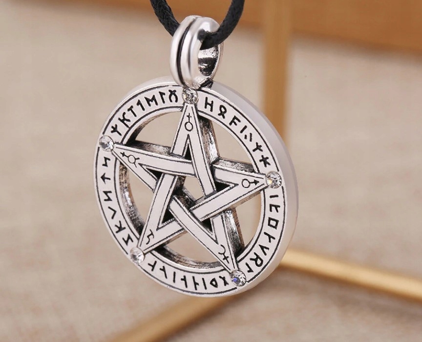 pentagram ,runy ,ochrona,talizman runiczny