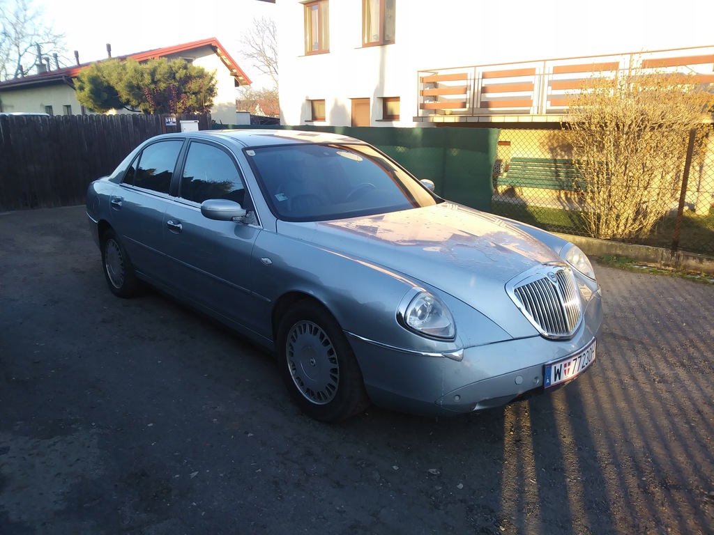 Lancia thesis 2005